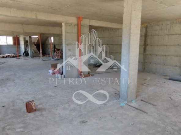 Гараж / Паркомясто в Велинград - 191 кв.м за 600 €/кв.м - Снимка #1