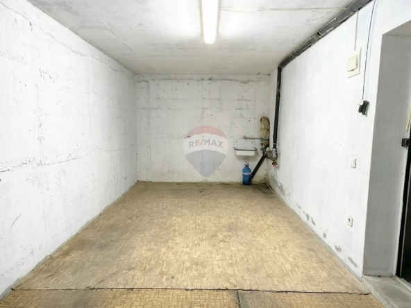 Гараж / Паркомясто в Варна, Колхозен пазар - 20 кв.м за 2500 €/кв.м - Снимка #1