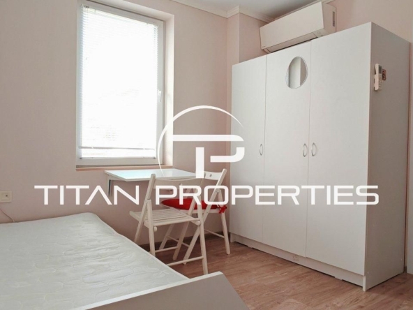 Дава се под наем Едностаен апартамент в Пловдив, Център - 30 кв.м за 275 € - Снимка #1