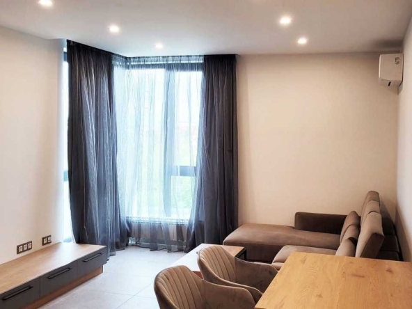 Двустаен апартамент в София, Гоце Делчев - 76 кв.м за 1869 €/кв.м - Снимка #1