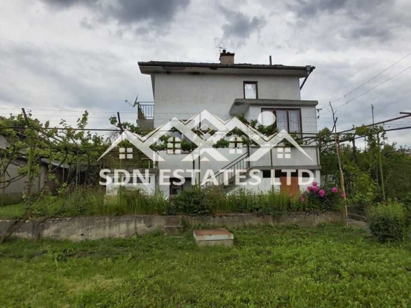 Къща в с. Средногорово, Област Стара Загора - 120 кв.м за 1063 €/кв.м - Снимка #1