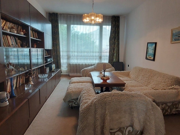 Дава се под наем Тристаен апартамент в Бургас, Възраждане - 90 кв.м за 382.5 € - Снимка #1