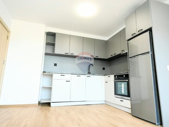 Двустаен апартамент в Варна, Базар Левски - 38 кв.м за 3419 €/кв.м - Снимка #1