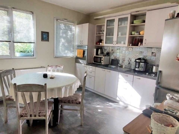 Тристаен апартамент в Плевен, Дружба 4 - 85 кв.м за 1412 €/кв.м - Снимка #1