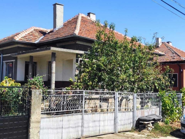 Къща в с. Градец, Област Видин - 100 кв.м за 350 €/кв.м - Снимка #1