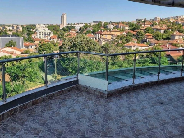 Дава се под наем Мезонет в Разград, Бели Лом - 106 кв.м за 306 € - Снимка #1