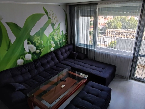 Дава се под наем Двустаен апартамент в Кюстендил, Център - 78 кв.м за 357 € - Снимка #1