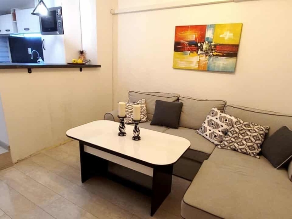 Дава се под наем Тристаен апартамент в Варна, Базар Левски - 60 кв.м за 562 € - Снимка #1