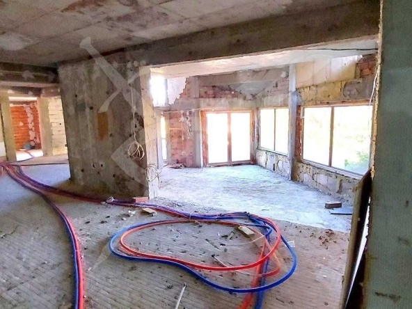 Къща в Гълъбово - 500 кв.м за 248 €/кв.м - Снимка #1