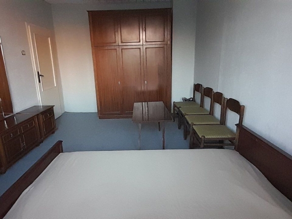 Дава се под наем Едностаен апартамент в Търговище, Вароша - 40 кв.м за 178.5 € - Снимка #1