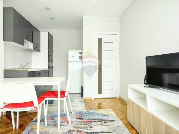 Дава се под наем Тристаен апартамент в Варна, Гръцка махала - 68 кв.м за 612 € - Снимка #1
