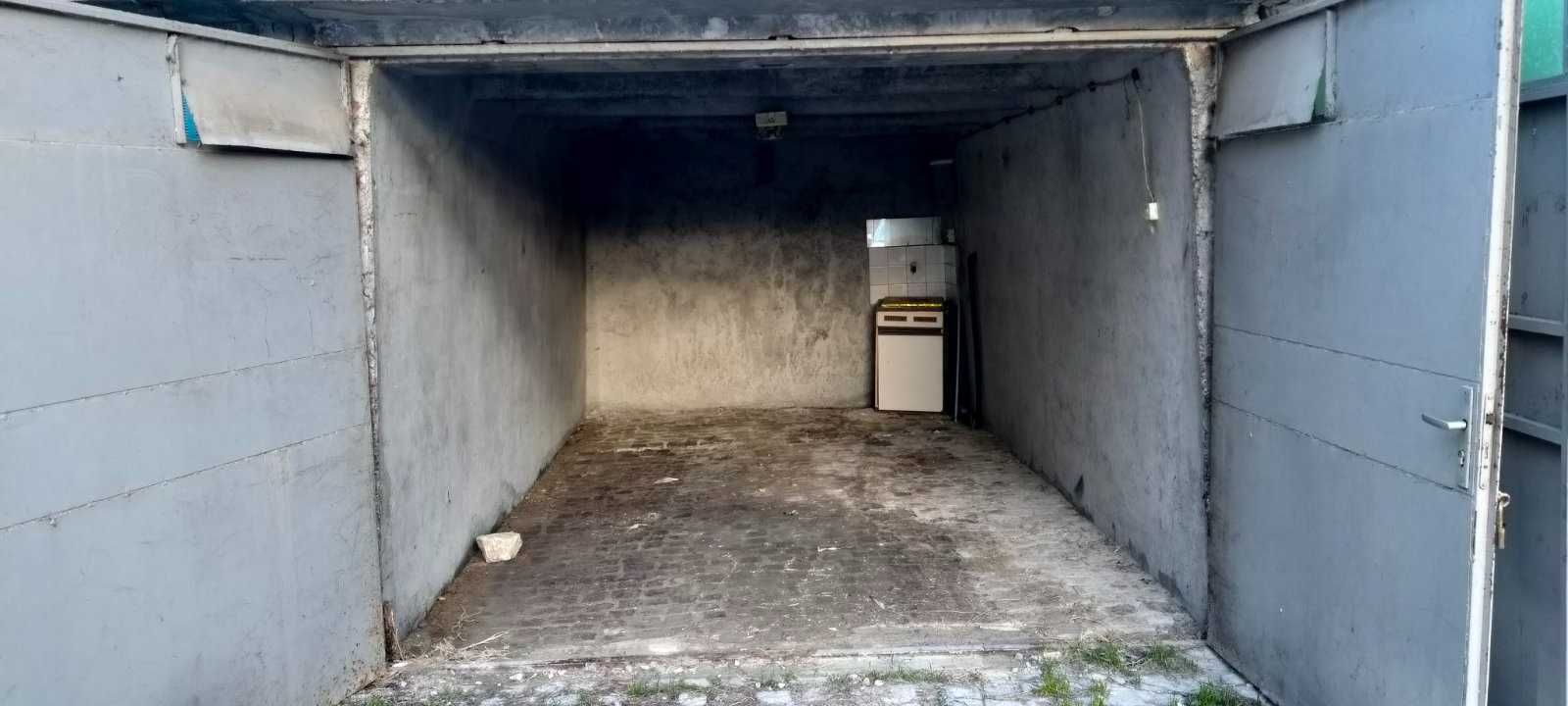 Гараж / Паркомясто в Търговище, Център - 18 кв.м за 992 €/кв.м - Снимка #1