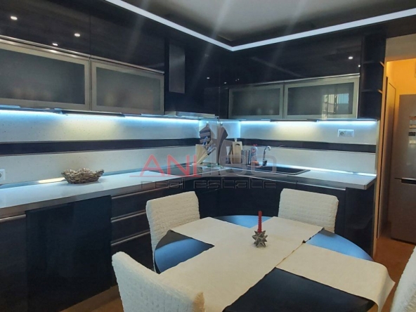 Мезонет в Варна, Червен площад - 167 кв.м за 2156 €/кв.м - Снимка #1