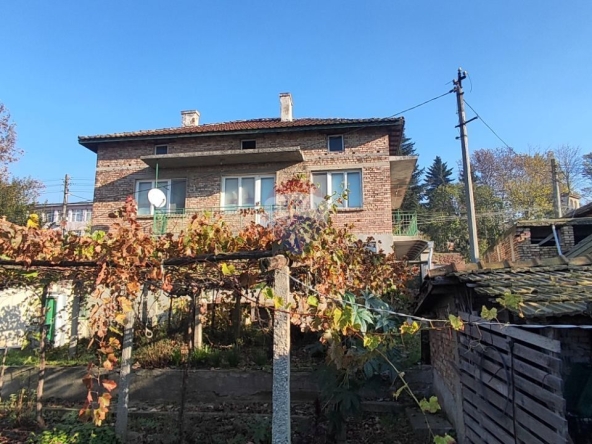 Къща в Белослав - 244 кв.м за 237 €/кв.м - Снимка #1