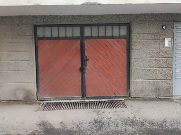 Дава се под наем Гараж / Паркомясто в Варна, Автогара - 20 кв.м за 179.52 € - Снимка #1