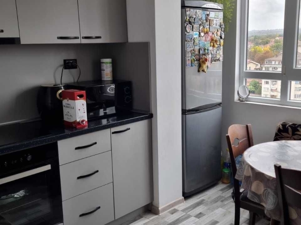 Двустаен апартамент в Разград, Освобождение - 63 кв.м за 1376 €/кв.м - Снимка #1