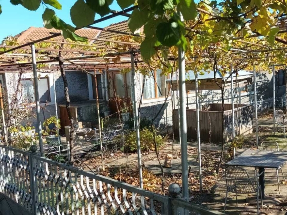 Къща в с. Дуранкулак, Област Добрич - 160 кв.м за 287 €/кв.м - Снимка #1