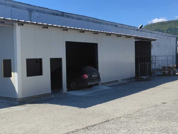 Дава се под наем Склад в Шумен, Пазара - 60 кв.м за 306 € - Снимка #1