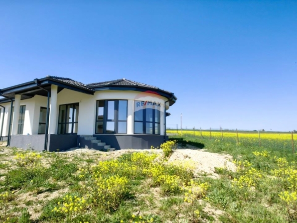 Къща в с. Кичево, Област Варна - 162 кв.м за 815 €/кв.м - Снимка #1