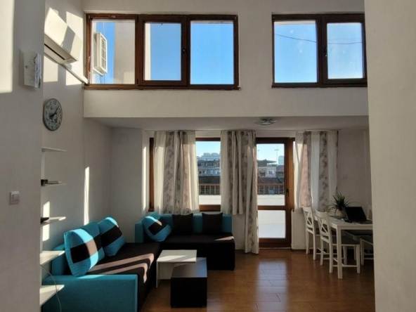 Тристаен апартамент в Бургас, Център - 131 кв.м за 1180 €/кв.м - Снимка #1