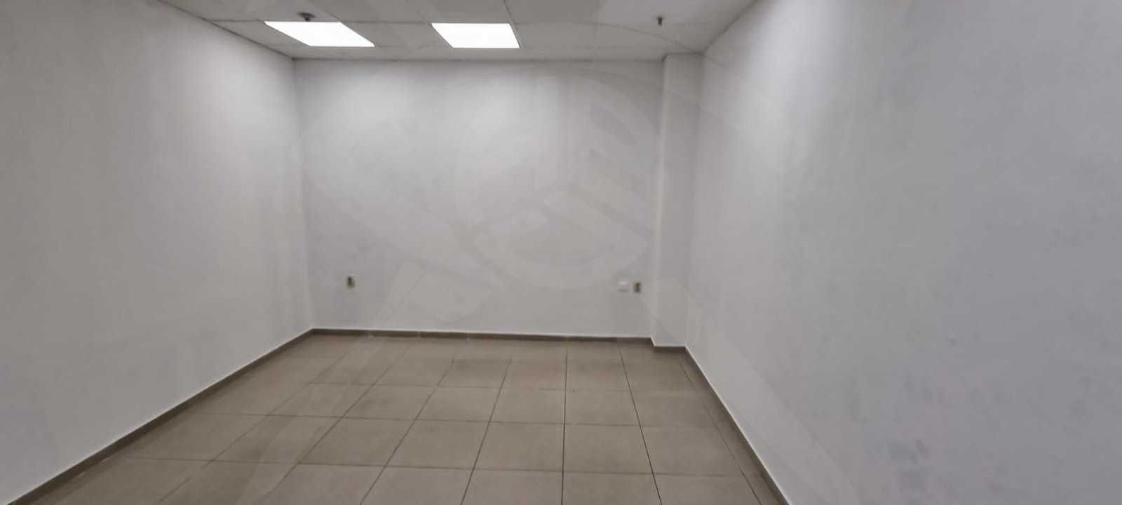 Магазин в Пловдив, Център - 23 кв.м за 1696 €/кв.м - Снимка #1