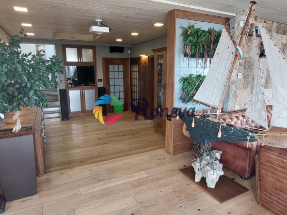 Къща в Варна, м-т Св. Никола - 340 кв.м за 2059 €/кв.м - Снимка #1