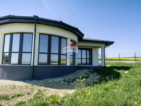 Къща в с. Кичево, Област Варна - 162 кв.м за 815 €/кв.м - Снимка #1