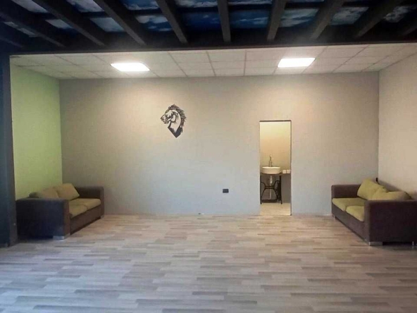 Дава се под наем Офис в с. Марково, Област Пловдив - 65 кв.м за 612 € - Снимка #1