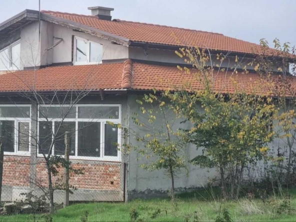 Къща в с. Опан, Област Стара Загора - 300 кв.м за 179 €/кв.м - Снимка #1