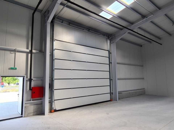 Дава се под наем Склад в Мартен - 360 кв.м за 1101.6 € - Снимка #1