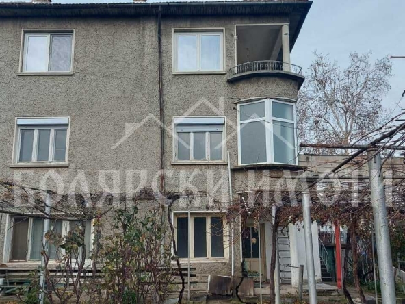 Етаж от къща в Велико Търново, Център - 172 кв.м за 1041 €/кв.м - Снимка #1