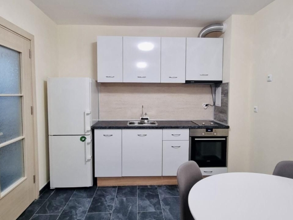 Дава се под наем Двустаен апартамент в Бургас, Меден рудник - зона А - 64 кв.м за 357 € - Снимка #1