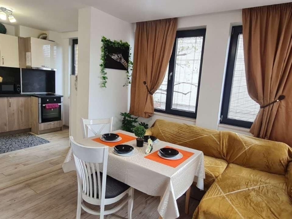 Дава се под наем Тристаен апартамент в Варна, Общината - 60 кв.м за 675 € - Снимка #1