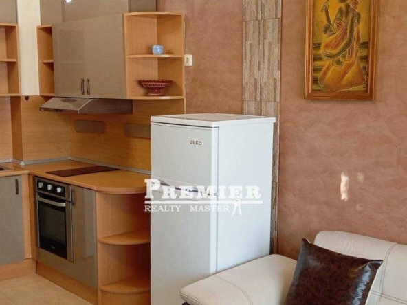 Двустаен апартамент в к.к. Слънчев бряг - 68 кв.м за 1170 €/кв.м - Снимка #1