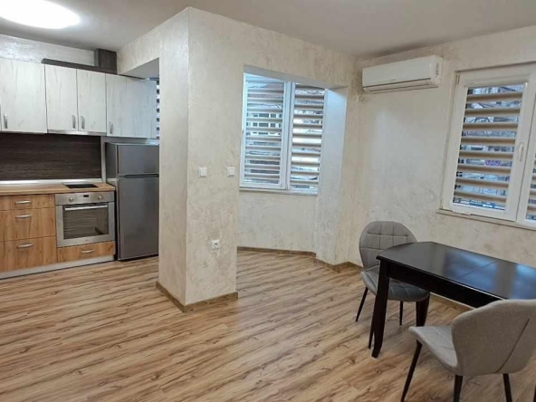 Дава се под наем Двустаен апартамент в Варна, Колхозен пазар - 55 кв.м за 400 € - Снимка #1