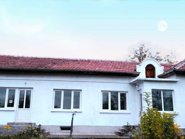 Къща в с. Стефан Стамболово, Област Велико Търново - 186 кв.м за 275 €/кв.м - Снимка #1