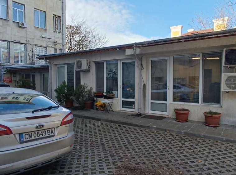 Офис в Шумен, Център - 21 кв.м за 2550 €/кв.м - Снимка #1