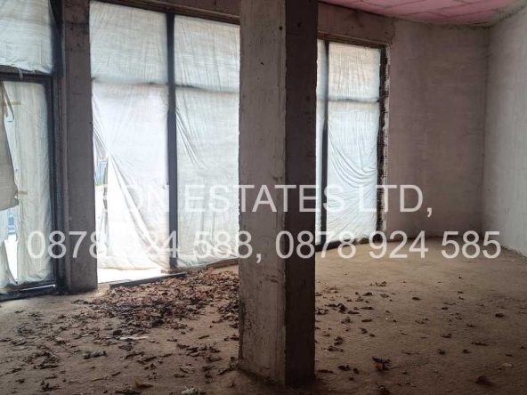 Магазин в Казанлък - 86 кв.м за 698 €/кв.м - Снимка #1