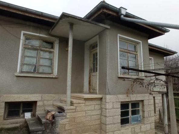 Къща в с. Мадара, Област Шумен - 51 кв.м за 1200 €/кв.м - Снимка #1