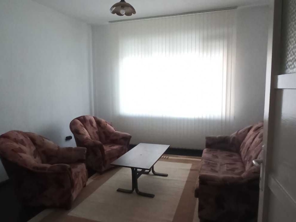 Дава се под наем Четиристаен апартамент в София, Банишора - 120 кв.м за 715 € - Снимка #1