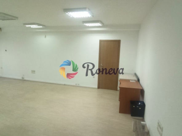 Дава се под наем Офис в Варна, Център - 102 кв.м за 660.96 € - Снимка #1