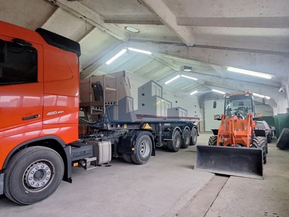 Промишлена сграда в с. Мараш, Област Шумен - 525 кв.м за 583 €/кв.м - Снимка #1