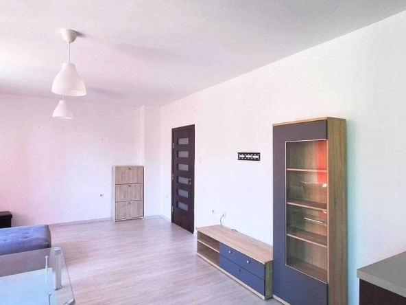 Дава се под наем Двустаен апартамент в Пловдив, Тракия - 75 кв.м за 497.25 € - Снимка #1