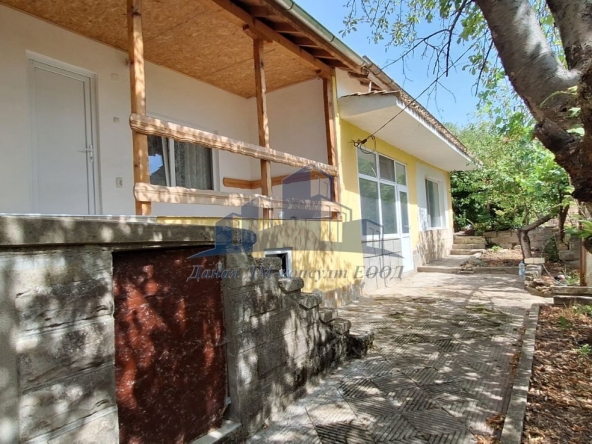 Къща в с. Дибич, Област Шумен - 110 кв.м за 928 €/кв.м - Снимка #1