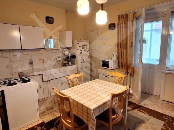 Дава се под наем Тристаен апартамент в Варна, ВИНС - 80 кв.м за 500 € - Снимка #1