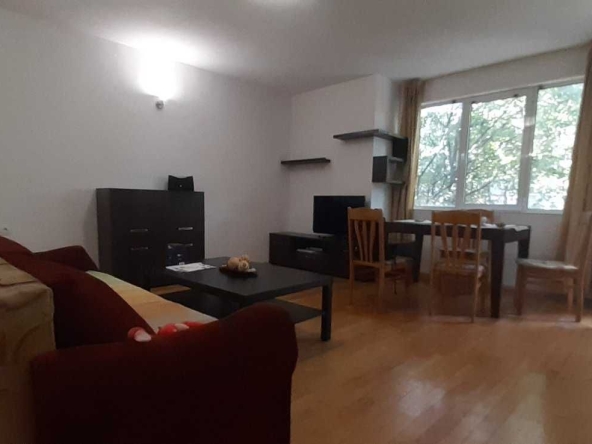 Дава се под наем Двустаен апартамент в Варна, Център - 68 кв.м за 408 € - Снимка #1