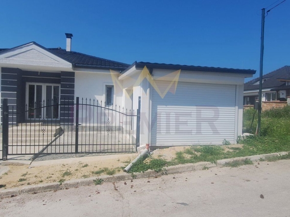 Етаж от къща в Бяла - 150 кв.м за 1066 €/кв.м - Снимка #1