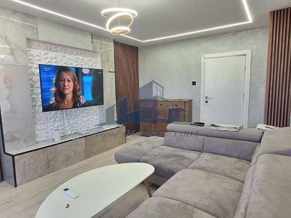 Тристаен апартамент в Шумен, Добруджански - 87 кв.м за 1553 €/кв.м - Снимка #1