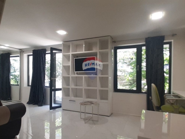 Дава се под наем Ателие в Варна, Лятно кино Тракия - 33 кв.м за 229.5 € - Снимка #1