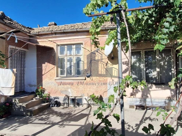 Къща в с. Хан Крум, Област Шумен - 100 кв.м за 383 €/кв.м - Снимка #1